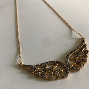 Stella & Dot Belissimo Angelo Necklace